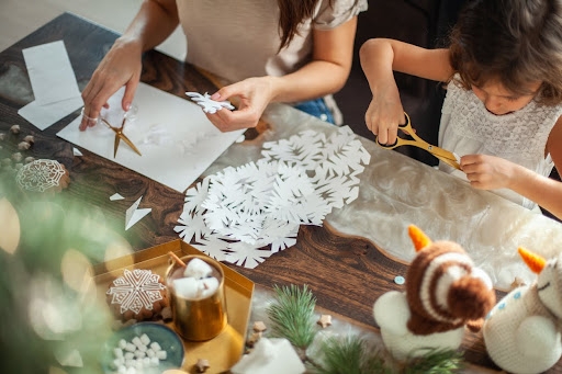 Spruce Up Your Manufactured Home: 10 DIY Holiday Decor Projects on a Budget