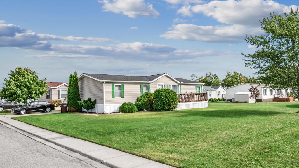 Discover the Best Manufactured Home Communities near Ann Arbor - Orchard%20Grove%20community%202%20in%20Ann%20Arbor%20MI