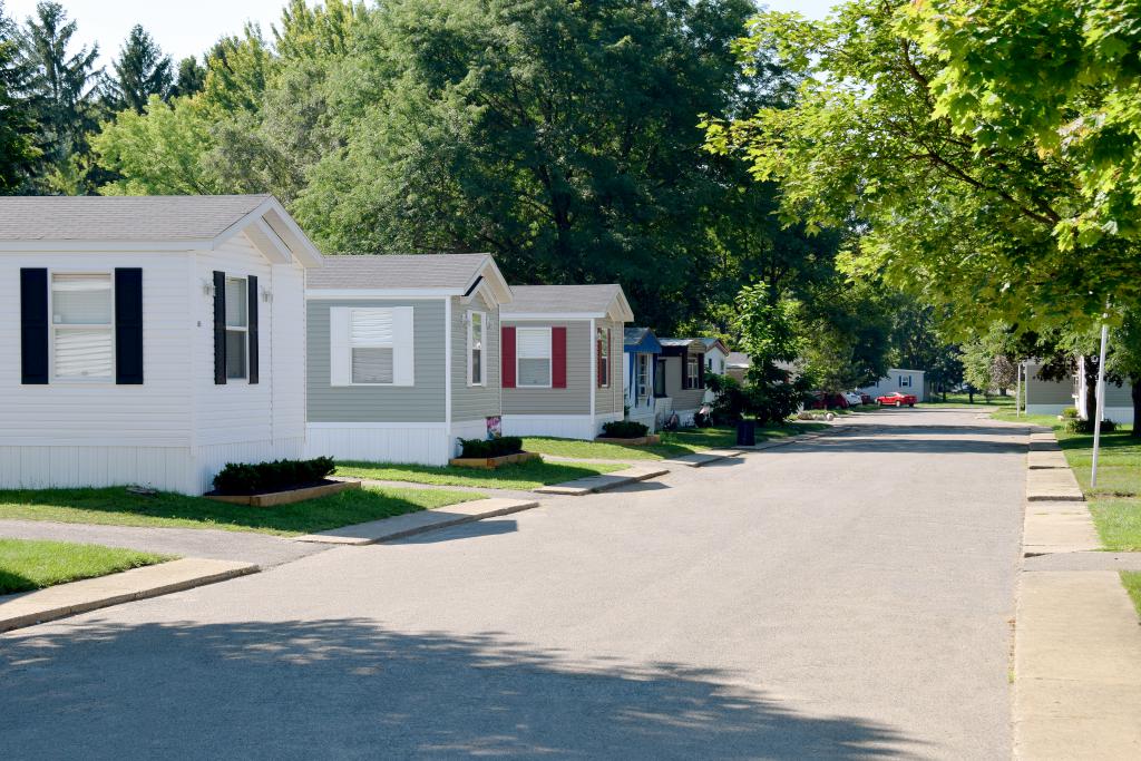 Discover the Best Manufactured Home Communities near Ann Arbor - South%20Lyon%20Woods%20community%202%20in%20South%20Lyon%20MI
