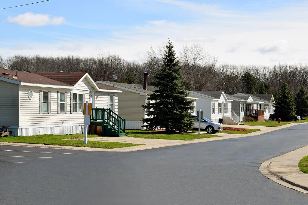 Discover the Best Manufactured Home Communities near Canton - Glen%20Ridge%20community%20view%203%20in%20Canton%20MI