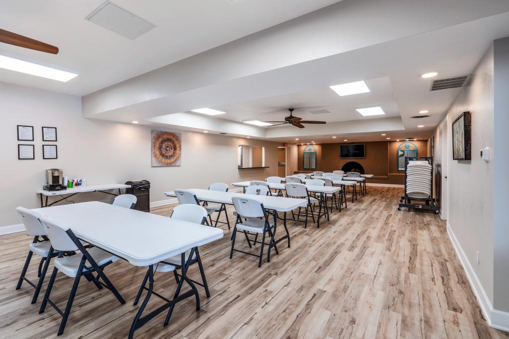 Find the Best Manufactured Home Community for You Near Colorado Springs - Lamplighter%20clubhouse%20interior%20in%20Colorado%20Springs%20CO