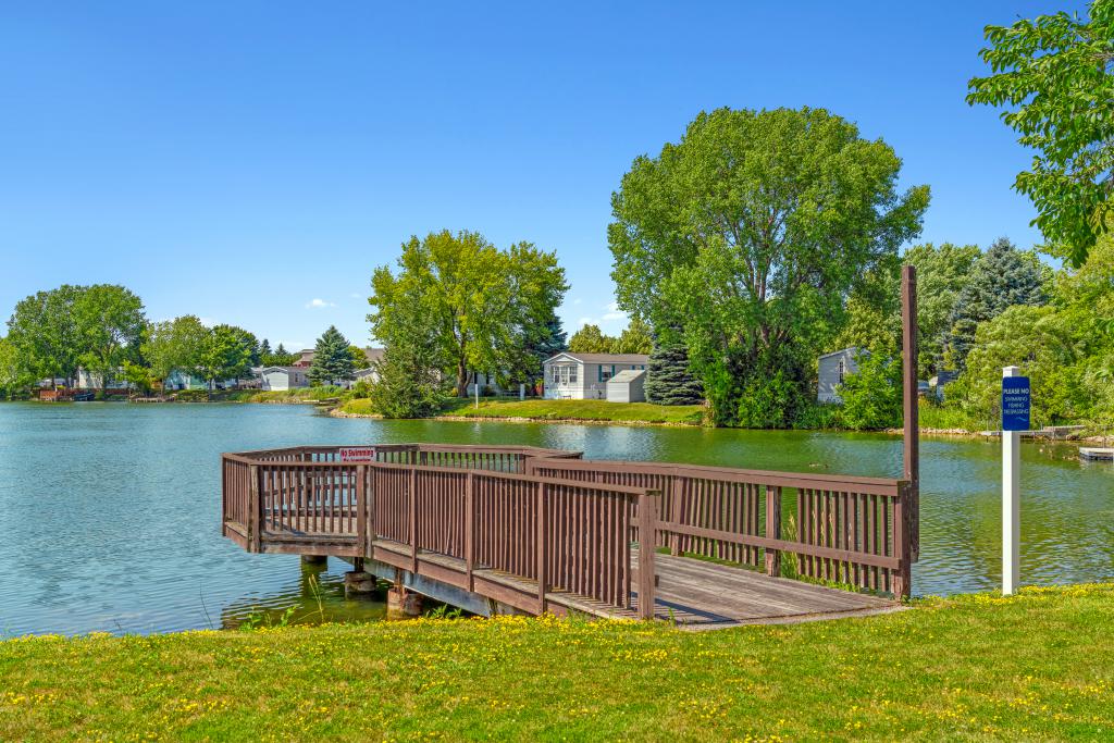 Find the Best Manufactured Home Community for You Near Fond du Lac - Lakeshore%20Landing%20lake%20view%20North%20Fond%20du%20Lac%20WI