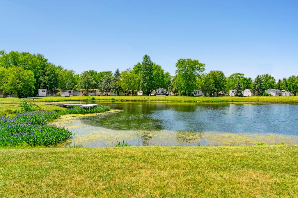 Find the Best Manufactured Home Community for You Near Fond du Lac - Lighthouse%20Pointe%20water%20feature%20North%20Fond%20du%20Lac%20WI