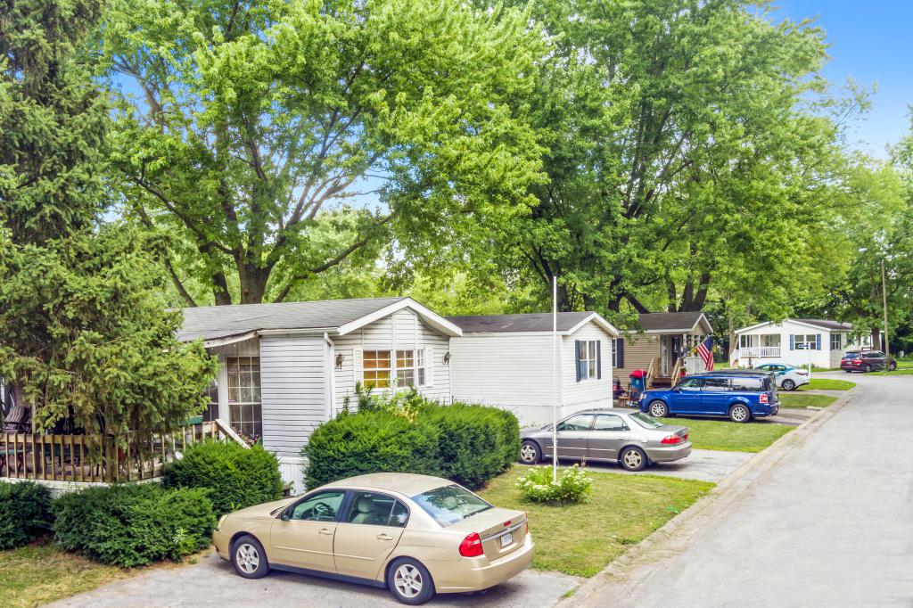 Exploring the Best Manufactured Home Community in Indianapolis - Skyway%20community%202-%20Indianapolis