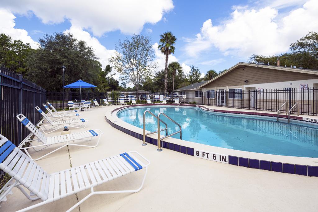 Discover the Best Manufactured Home Community in Jacksonville - Deerpointe%20poolside%20view%20Jacksonville%20FL