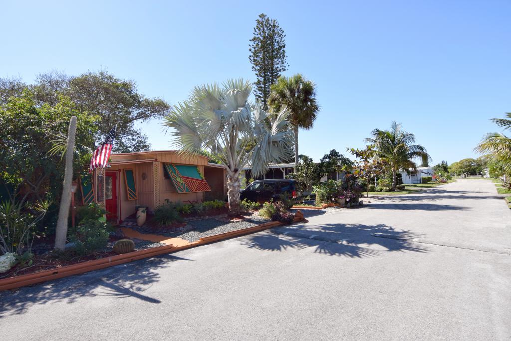 Lantana Cascade manufactured home community in Lantana FL