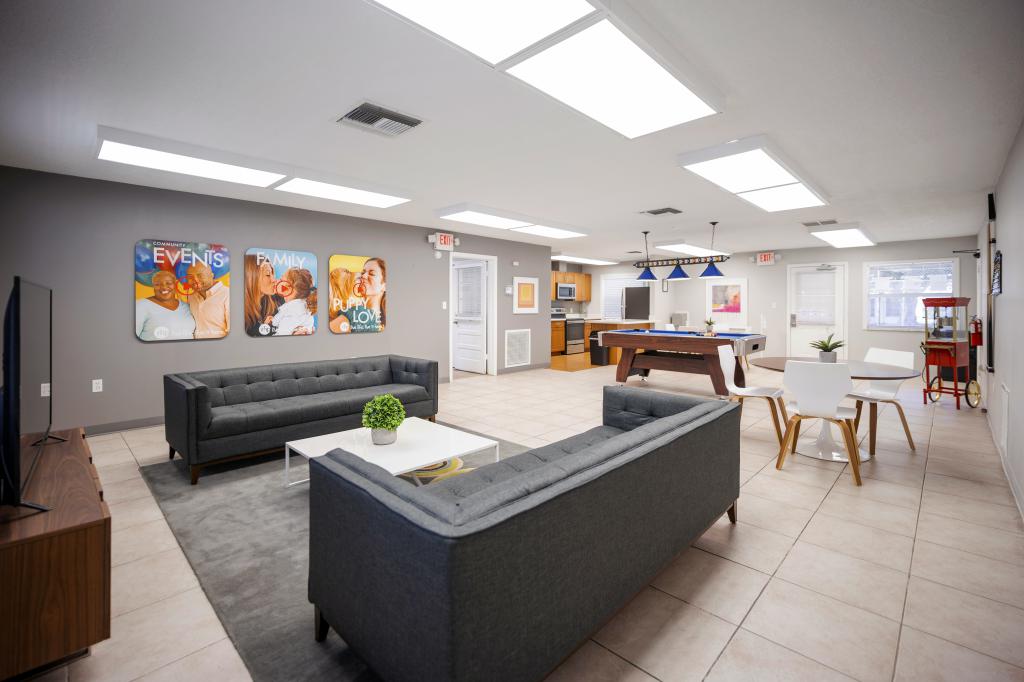 Find the Best Manufactured Home Community for You Near Orlando - Carriage%20Court%20Central%20community%20clubhouse