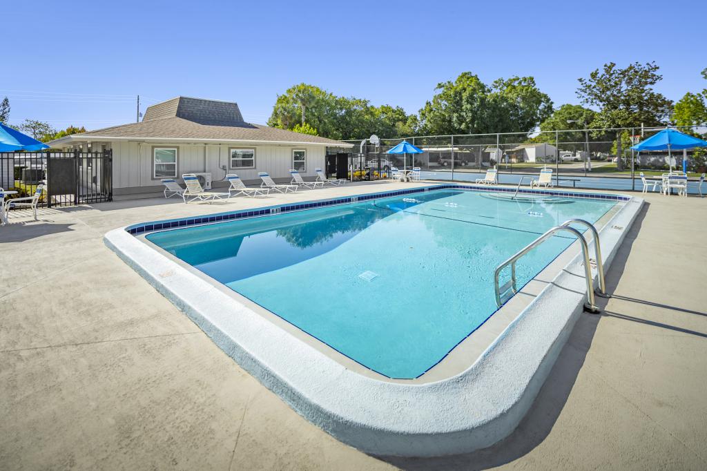 Find the Best Manufactured Home Community for You Near Orlando - Carriage%20Court%20Central%20community%20pool%20side