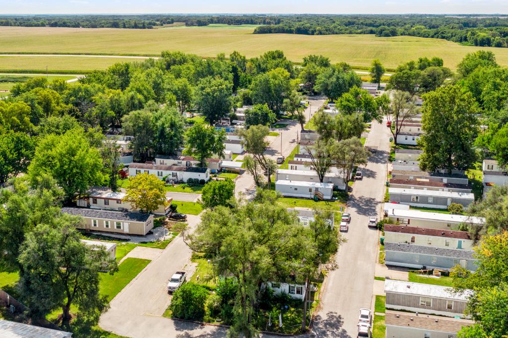 Discovering the Best Manufactured Home Community in Peoria, IL - Country%20Elms%20-%20ariel%20view%20of%20the%20community