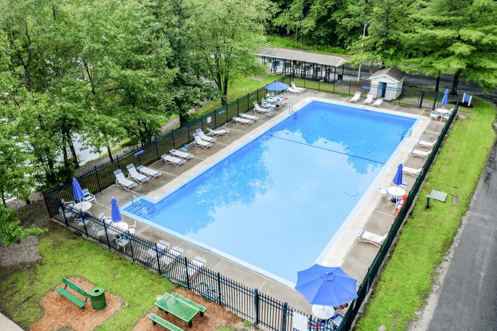 Find the Best Manufactured Home Communities | Stony Point, NY - New%20Twin%20Lakes%20Village%20-%20swimming%20pool%20-%20Bloomingburg%20NY