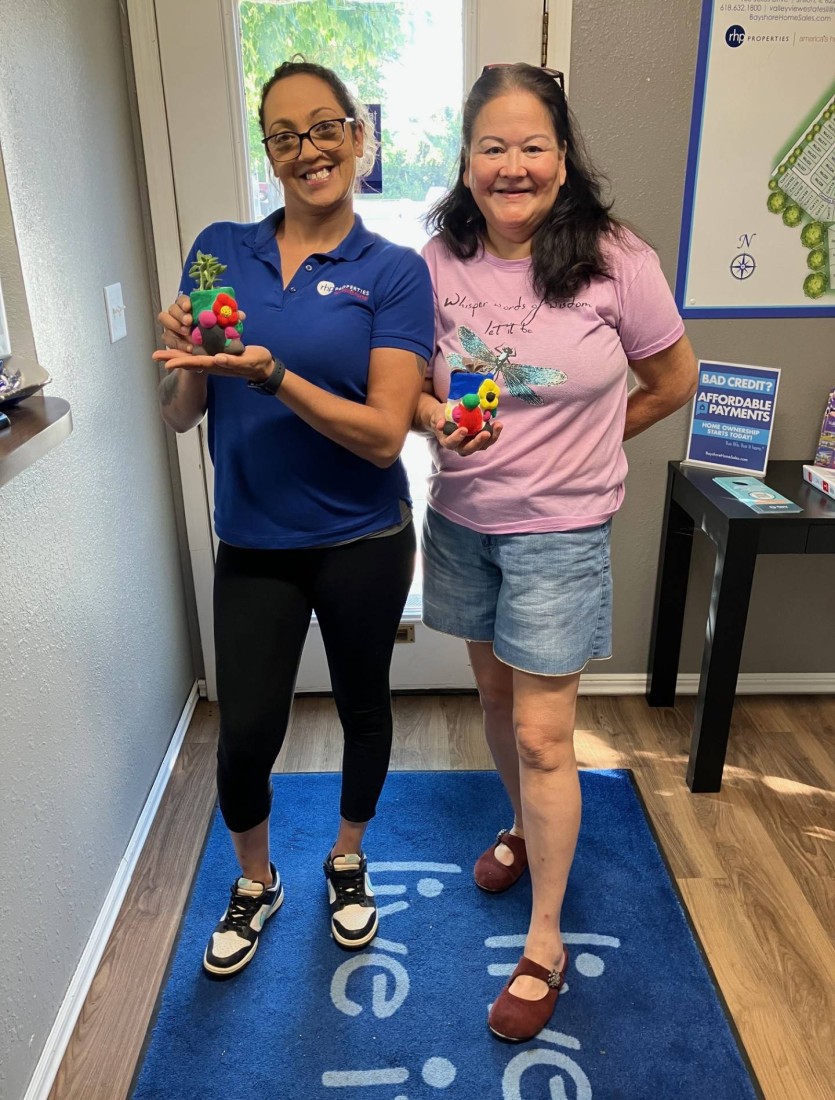 Bayshore manufactured home community residents participate in a succulent painting event for fall